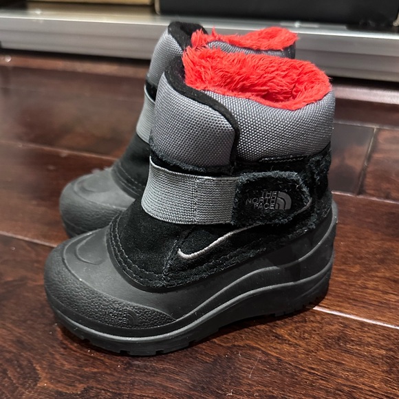 The North Face Alpenglow II Waterproof Winter Boots - Toddler Boys Size 7 - Picture 1 of 6